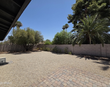 5835 E Acoma Drive - Photo Thumbnail 41