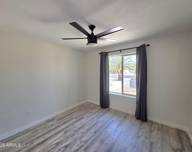 5835 E Acoma Drive - Photo Thumbnail 22