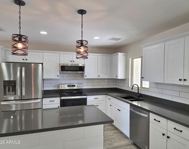 5835 E Acoma Drive - Photo Thumbnail 11