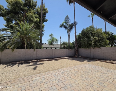 5835 E Acoma Drive - Photo Thumbnail 40