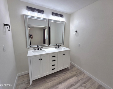5835 E Acoma Drive - Photo Thumbnail 31