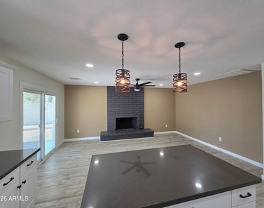 5835 E Acoma Drive - Photo Thumbnail 14