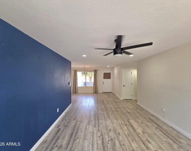 5835 E Acoma Drive - Photo Thumbnail 6