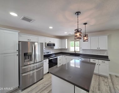 5835 E Acoma Drive - Photo Thumbnail 9