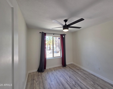 5835 E Acoma Drive - Photo Thumbnail 24