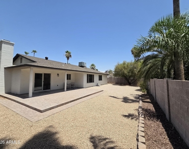 5835 E Acoma Drive - Photo Thumbnail 43