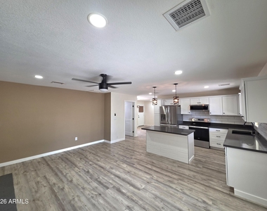 5835 E Acoma Drive - Photo Thumbnail 17