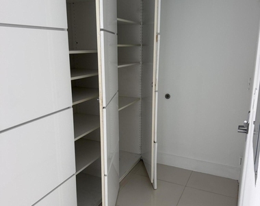 475 Brickell Avenue - Photo Thumbnail 13