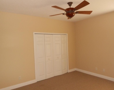 1221 Se Navajo Lane - Photo Thumbnail 13