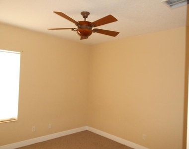 1221 Se Navajo Lane - Photo Thumbnail 14