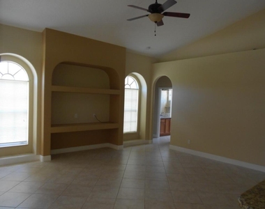 1221 Se Navajo Lane - Photo Thumbnail 10