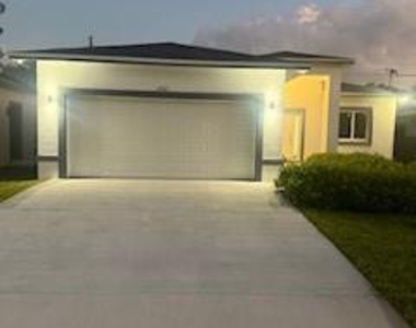 2987 Nw 9th Street - Photo Thumbnail 1