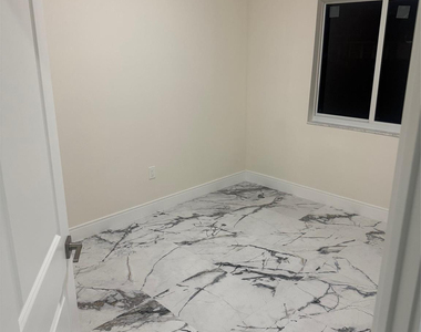 2987 Nw 9th Street - Photo Thumbnail 11
