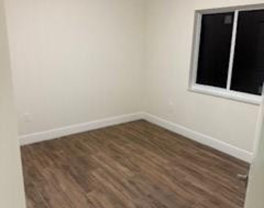 2987 Nw 9th Street - Photo Thumbnail 9