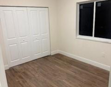 2987 Nw 9th Street - Photo Thumbnail 3