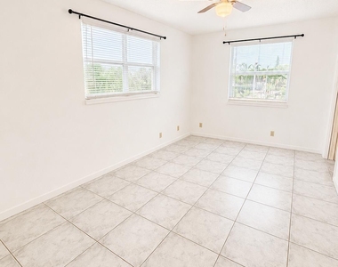 5951 Ne 14th Lane - Photo Thumbnail 3