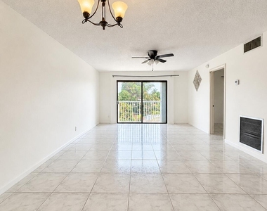 5951 Ne 14th Lane - Photo Thumbnail 7