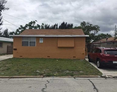 4343 Pinewood Avenue - Photo Thumbnail 9