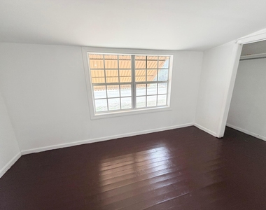 4343 Pinewood Avenue - Photo Thumbnail 2