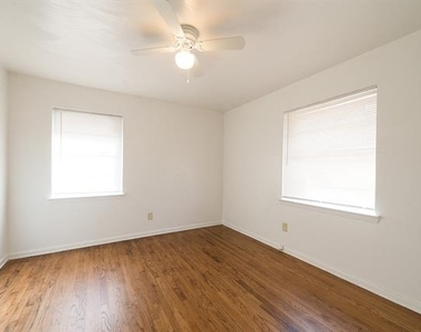 9111 Fairhaven Lane - Photo Thumbnail 13