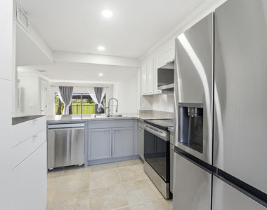 642 Ne 195th Street - Photo Thumbnail 4