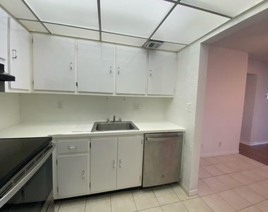 632 Nw 13th Street - Photo Thumbnail 5