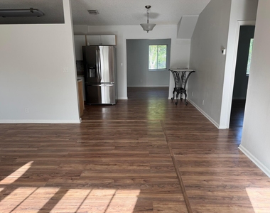 1240 Sw 73rd Avenue - Photo Thumbnail 5