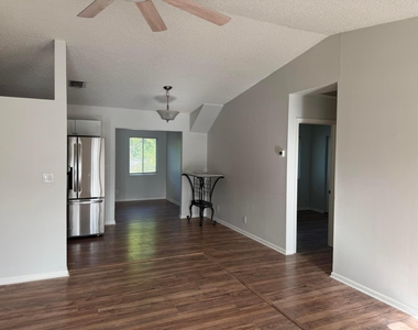 1240 Sw 73rd Avenue - Photo Thumbnail 3