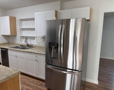 1240 Sw 73rd Avenue - Photo Thumbnail 7