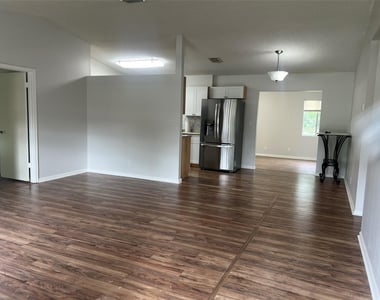 1240 Sw 73rd Avenue - Photo Thumbnail 4