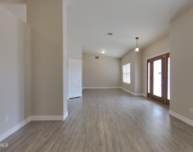 12626 N 20th Street - Photo Thumbnail 4