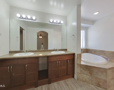 12626 N 20th Street - Photo Thumbnail 9