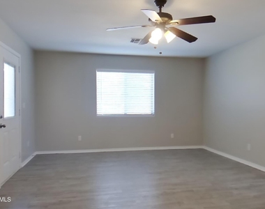 12626 N 20th Street - Photo Thumbnail 7