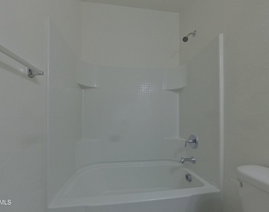 29300 W Clarendon Avenue - Photo Thumbnail 13