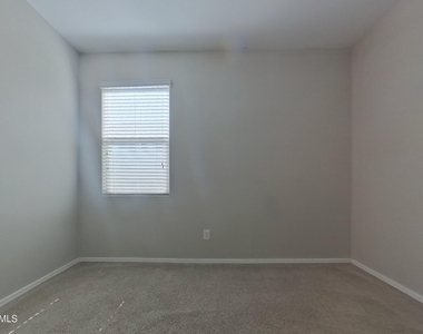 29300 W Clarendon Avenue - Photo Thumbnail 8