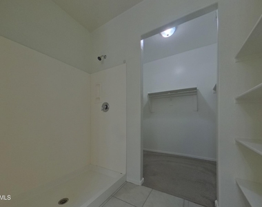 29300 W Clarendon Avenue - Photo Thumbnail 7