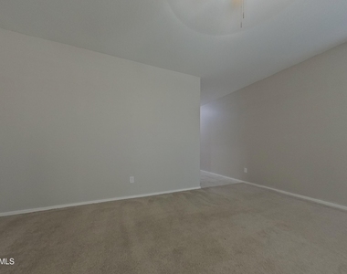 29300 W Clarendon Avenue - Photo Thumbnail 1