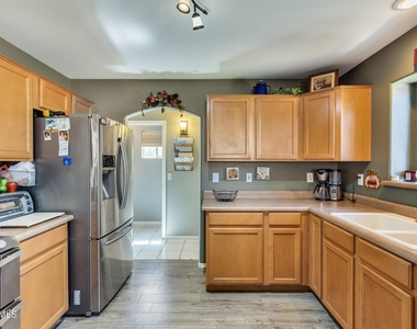 12814 W La Reata Avenue - Photo Thumbnail 13