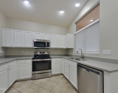 40139 N Patriot Way - Photo Thumbnail 5