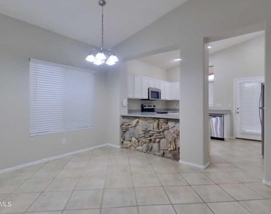 40139 N Patriot Way - Photo Thumbnail 3