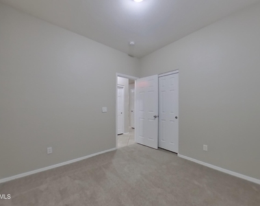 40139 N Patriot Way - Photo Thumbnail 10