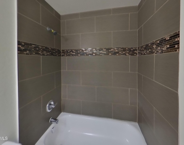 12917 W Windsor Avenue - Photo Thumbnail 11