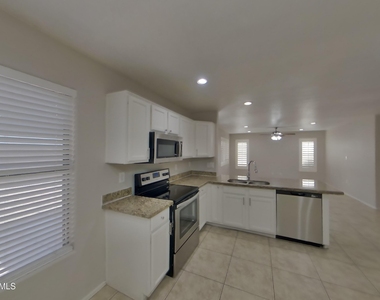 12917 W Windsor Avenue - Photo Thumbnail 2