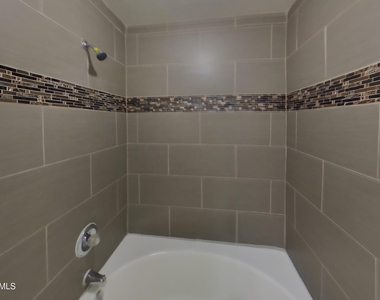 12917 W Windsor Avenue - Photo Thumbnail 6