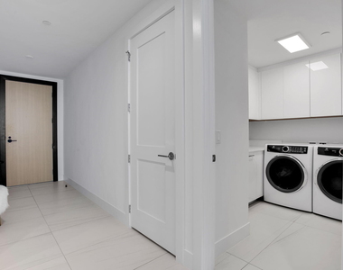 153 N Seabreeze Boulevard - Photo Thumbnail 5