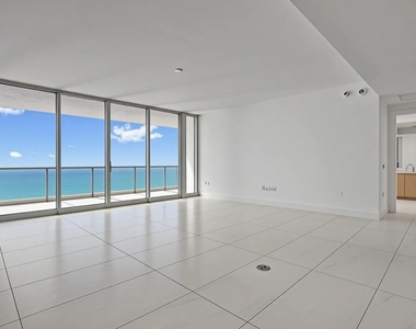 153 N Seabreeze Boulevard - Photo Thumbnail 13