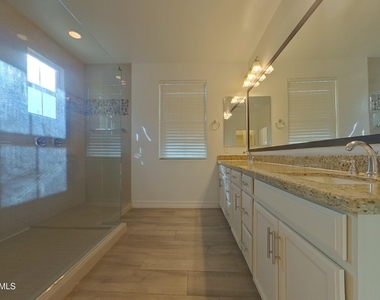 2467 N 149th Lane - Photo Thumbnail 11