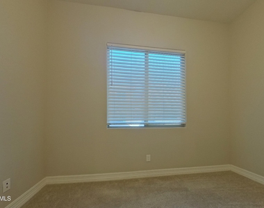 2467 N 149th Lane - Photo Thumbnail 13