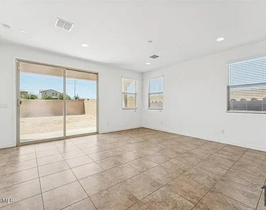 8344 N 170th Lane - Photo Thumbnail 5
