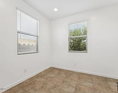 8344 N 170th Lane - Photo Thumbnail 7